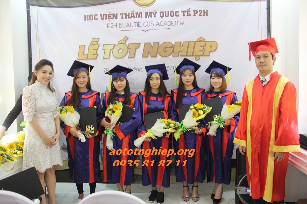 cho thuê áo tốt nghiệp